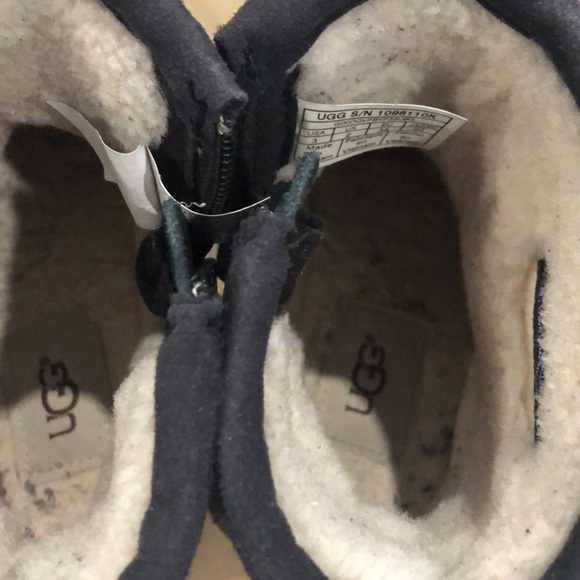 UGG Boots - children - Picture 3 of 10